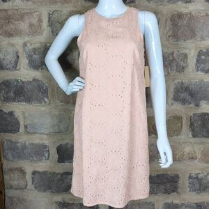 HOPE & Harlow Love Pink NWT Dress Woman's Size 4 Floral Eyelet Sleeveless‎
